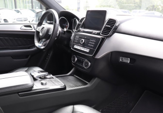 Подержанный автомобиль Mercedes-Benz GLE 2017 года (9 фото)
