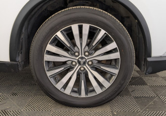 Подержанный автомобиль Mitsubishi Outlander 2019 года (12 фото)