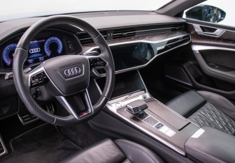 Подержанный автомобиль Audi A7 2019 года (9 фото)