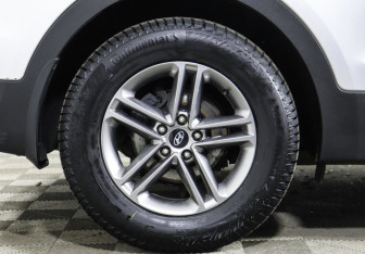 Подержанный автомобиль Hyundai Santa Fe 2016 года (6 фото)