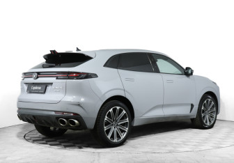 Подержанный автомобиль Changan UNI-K 2023 года (5 фото)