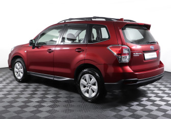Подержанный автомобиль Subaru Forester Suv 2017 года (7 фото)