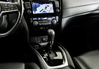 Подержанный автомобиль Nissan X-Trail 2020 года (13 фото)