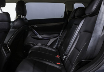 Подержанный автомобиль Geely Atlas Pro 2021 года (13 фото)