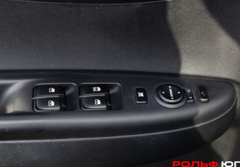 Подержанный автомобиль Hyundai i20 2009 года (14 фото)