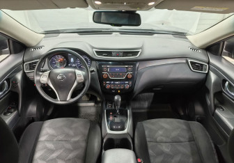 Подержанный автомобиль Nissan X-Trail 2017 года (13 фото)