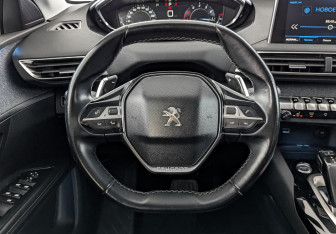 Подержанный автомобиль Peugeot 5008 Suv 2018 года (22 фото)