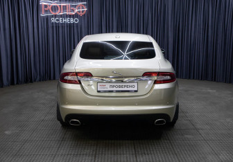 Подержанный автомобиль Jaguar XF Sedan 2008 года (6 фото)