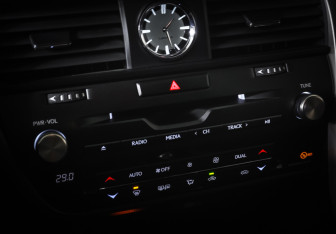 Подержанный автомобиль Lexus RX 2021 года (17 фото)