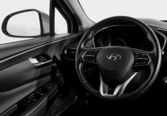 Подержанный автомобиль Hyundai Santa Fe 2018 года (13 фото)