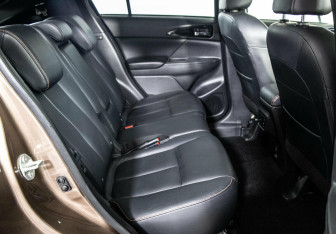 Подержанный автомобиль Mitsubishi Eclipse Cross 2018 года (10 фото)