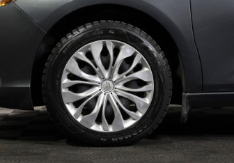 Подержанный автомобиль Citroen C4 Hatchback 2013 года (19 фото)