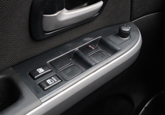 Подержанный автомобиль Suzuki Grand Vitara 2011 года (15 фото)