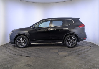 Подержанный автомобиль Nissan X-Trail 2018 года (8 фото)