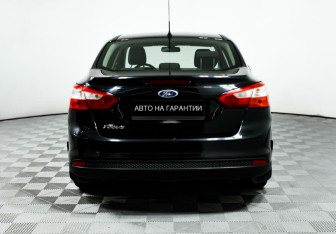 Подержанный автомобиль Ford Focus Sedan 2012 года (6 фото)