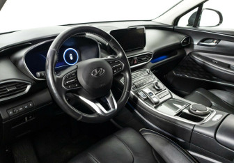 Подержанный автомобиль Hyundai Santa Fe 2022 года (7 фото)