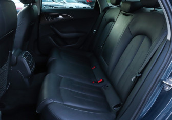 Подержанный автомобиль Audi A6 Sedan 2013 года (10 фото)