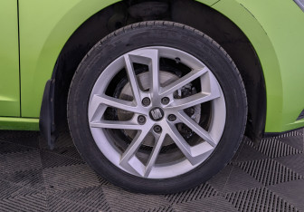 Подержанный автомобиль SEAT Leon Hatchback 2013 года (12 фото)