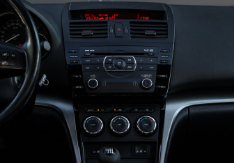 Подержанный автомобиль Mazda 6 Liftback 2010 года (10 фото)