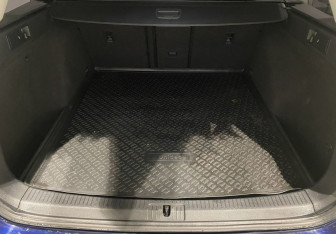 Подержанный автомобиль Volkswagen Golf Wagon 2017 года (13 фото)