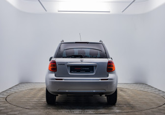 Подержанный автомобиль Suzuki SX4 Hatchback 2008 года (6 фото)