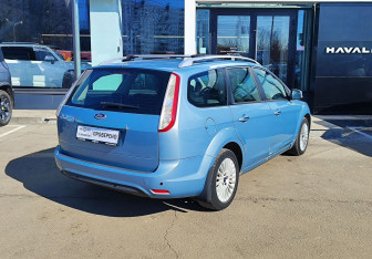 Подержанный автомобиль Ford Focus Wagon 2010 года (5 фото)