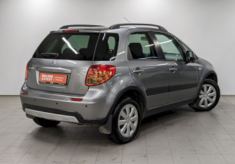 Подержанный автомобиль Suzuki SX4 Hatchback 2012 года (5 фото)