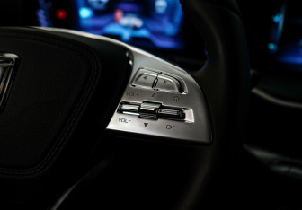 Подержанный автомобиль FAW Bestune T77 2022 года (16 фото)