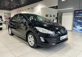 Подержанный автомобиль Peugeot 408 2013 года (3 фото)