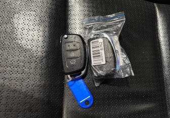 Подержанный автомобиль Hyundai Santa Fe 2013 года (16 фото)