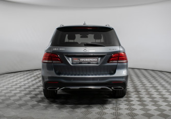 Подержанный автомобиль Mercedes-Benz GLE 2016 года (6 фото)