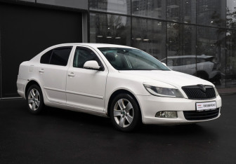 Подержанный автомобиль Skoda Octavia Liftback 2012 года (3 фото)