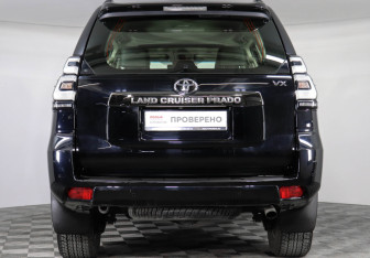 Подержанный автомобиль Toyota Land Cruiser Prado 2022 года (6 фото)