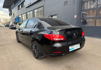 Подержанный автомобиль Peugeot 408 2013 года (6 фото)