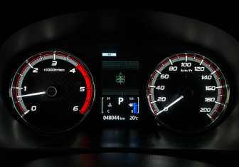 Подержанный автомобиль Mitsubishi L200 2022 года (11 фото)