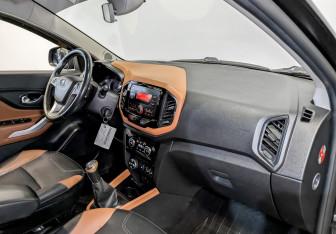 Подержанный автомобиль LADA (ВАЗ) XRAY 2019 года (12 фото)