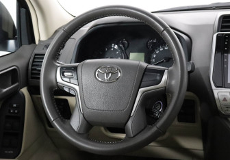 Подержанный автомобиль Toyota Land Cruiser Prado 2021 года (14 фото)