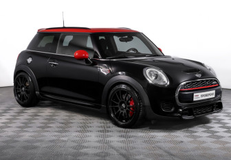 Подержанный автомобиль MINI Hatch 2016 года (3 фото)