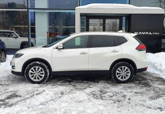 Подержанный автомобиль Nissan X-Trail 2020 года (7 фото)