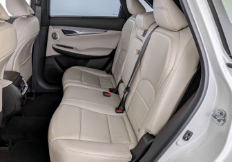 Подержанный автомобиль Infiniti QX50 2021 года (12 фото)