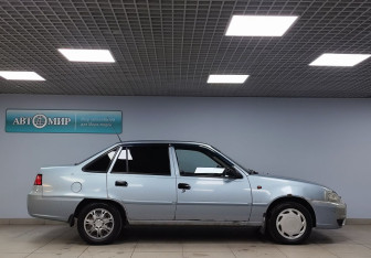 Подержанный автомобиль Daewoo Nexia Sedan 2012 года (4 фото)