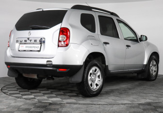 Подержанный автомобиль Renault Duster 2012 года (5 фото)