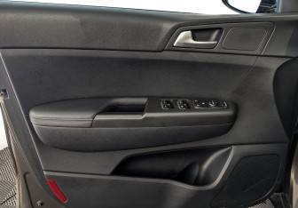 Подержанный автомобиль Kia Sportage 2017 года (19 фото)