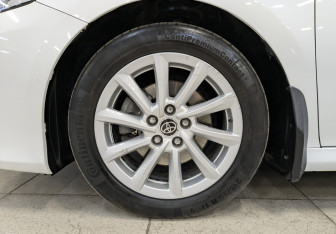 Подержанный автомобиль Toyota Camry Sedan 2021 года (12 фото)