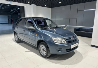 Подержанный автомобиль LADA (ВАЗ) Granta Sedan 2014 года (3 фото)