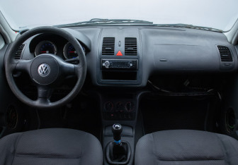 Подержанный автомобиль Volkswagen Polo Hatchback 2000 года (13 фото)