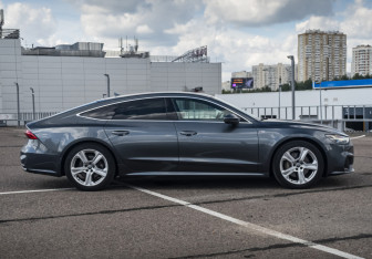Подержанный автомобиль Audi A7 2018 года (4 фото)