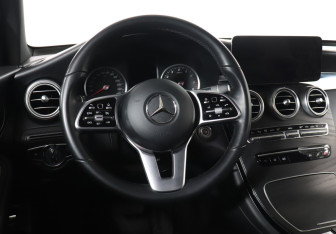 Подержанный автомобиль Mercedes-Benz GLC Coupe 2021 года (18 фото)