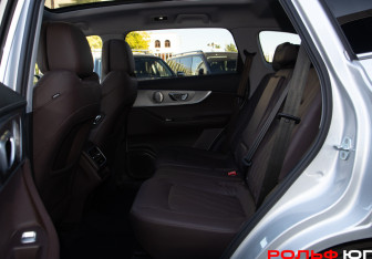Подержанный автомобиль Chery Tiggo 8 Pro Max 2023 года (8 фото)