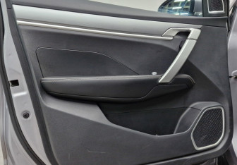 Подержанный автомобиль Geely Coolray 2023 года (18 фото)